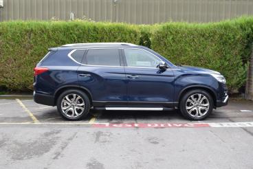 SPOTICAR Ssangyong Rexton 2.2d Ultimate T-tronic 4wd Euro 6 5dr Used Car - Suv Diesel Blue - Salisbury - 500553096_3