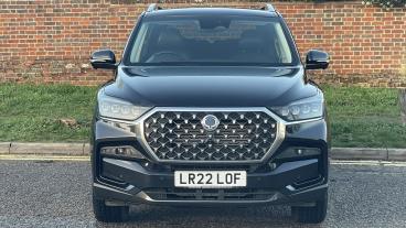 SPOTICAR Ssangyong Rexton 2.2d Ultimate T-tronic 4wd Euro 6 5dr Used Car - Suv Diesel Black - Hemel Hempstead - 1200567839_2