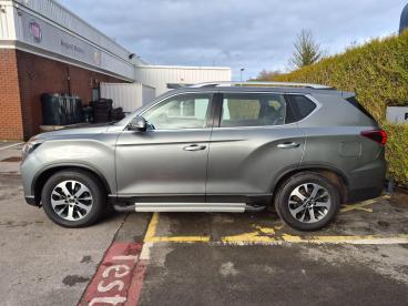 SPOTICAR Ssangyong Rexton 2.2d Ventura T-tronic 4wd Euro 6 5dr Used Car - Suv Diesel Grey - Salisbury - 500569863_4