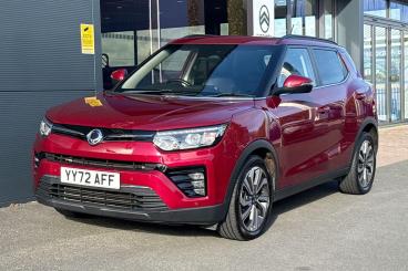 SPOTICAR Ssangyong Tivoli 1.5p Ultimate Nav Auto Euro 6 (s/s) 5dr Used Car - Suv Petrol Red - Plymouth - 1200637341_4