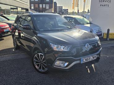SPOTICAR Ssangyong Tivoli 1.6p Ultimate Auto Euro 6 (s/s) 5dr Used Car - Suv Petrol Black - Wakefield - 1200638341_1