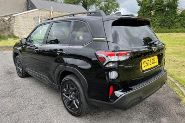 SPOTICAR Subaru Forester 2.0 I E-boxer Field Lineartronic 4wd Euro 6 (s/s) Used Car - Suv Hybrid Black - Bridgend - 1200609725_3