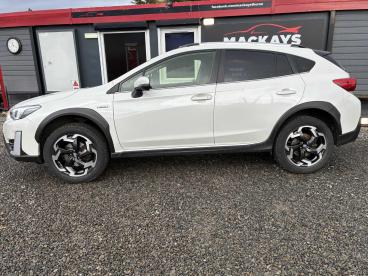 SPOTICAR Subaru Xv 2.0 I E-boxer Se Premium Lineartronic 4wd Euro 6 ( Used Car - Suv Hybrid White - Inverness - 1200560846_3