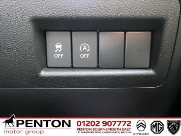 SPOTICAR Suzuki Ignis 1.2 Dualjet Mhev Sz-t Cvt Euro 6 (s/s) 5dr Used Car - City Car Hybrid White - Christchurch - 1200621221_5