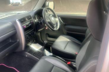 SPOTICAR Suzuki Jimny 1.3 Vvt Sz4 4wd Euro 6 3dr Used Car - Suv Petrol Silver - Bromley - 1200600411_3