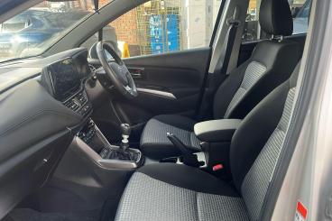 SPOTICAR Suzuki S-cross 1.4 Boosterjet Mhev Motion Euro 6 (s/s) 5dr Used Car - Suv Hybrid Silver - Bromley - 1200540041_3