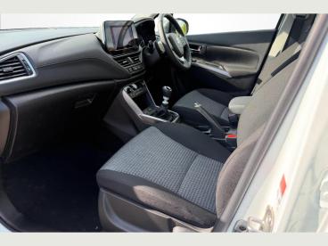 SPOTICAR Suzuki S-cross 1.4 Boosterjet Mhev Motion Euro 6 (s/s) 5dr Used Car - Suv Hybrid White - Eastbourne - 1200595417_2