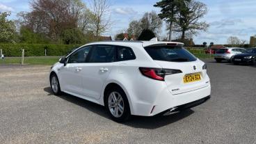 SPOTICAR Suzuki Swace 1.8h Motion Cvt Euro 6 (s/s) 5dr Used Car - Estate Hybrid White - Hatfield - 1200593689_5