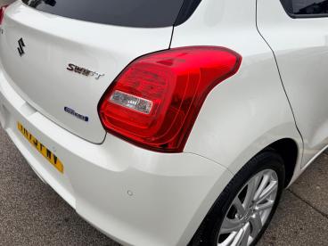SPOTICAR Suzuki Swift 1.2 Dualjet Mhev Sz-t Cvt Euro 6 (s/s) 5dr Used Car - City Car Hybrid White - Wakefield - 1200554492_5