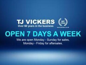 SPOTICAR Suzuki Swift 1.2 Mhev Ultra Euro 6 (s/s) 5dr Used Car - City Car Hybrid White - Shrewsbury - 1200565785_3