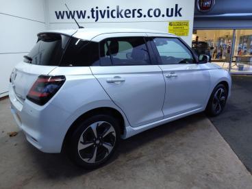 SPOTICAR Suzuki Swift 1.2 Mhev Ultra Euro 6 (s/s) 5dr Used Car - City Car Hybrid White - Shrewsbury - 1200565785_4