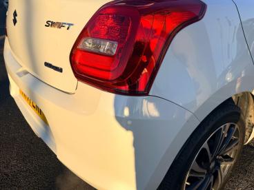 SPOTICAR Suzuki Swift 1.2 Dualjet Mhev Sz-l Euro 6 (s/s) 5dr Used Car - City Car Hybrid White - Wakefield - 1200567235_4