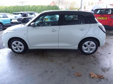 SPOTICAR Suzuki Swift 1.2 Mhev Motion Euro 6 (s/s) 5dr Used Car - City Car Hybrid White - Shrewsbury - 1200569222_3