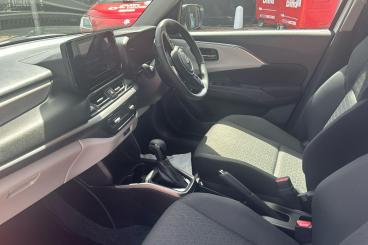 SPOTICAR Suzuki Swift 1.2 Mhev Ultra Cvt Euro 6 (s/s) 5dr Used Car - City Car Hybrid White - Bromley - 1200587692_3