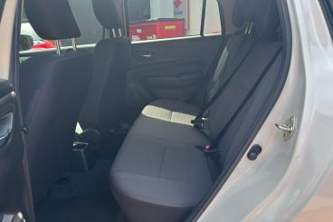 SPOTICAR Suzuki Swift 1.2 Mhev Ultra Cvt Euro 6 (s/s) 5dr Used Car - City Car Hybrid White - Bromley - 1200587692_5