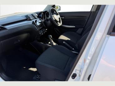 SPOTICAR Suzuki Swift 1.2 Dualjet Mhev Sz5 Cvt Euro 6 (s/s) 5dr Used Car - City Car Hybrid White - Eastbourne - 1200590600_2