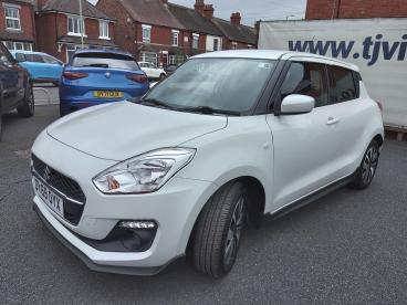 SPOTICAR Suzuki Swift 1.2 Dualjet Attitude Euro 6 (s/s) 5dr Used Car - City Car Petrol White - Telford - 1200591714_5