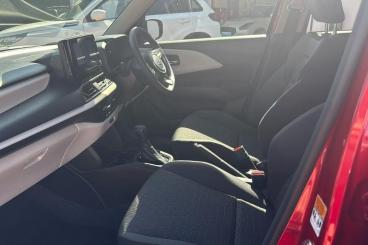 SPOTICAR Suzuki Swift 1.2 Mhev Motion Cvt Euro 6 (s/s) 5dr Used Car - City Car Hybrid Red - Bromley - 1200614472_3
