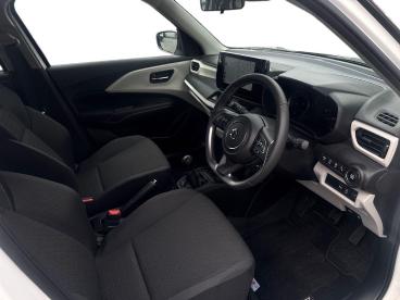 SPOTICAR Suzuki Swift 1.2 Mhev Motion Euro 6 (s/s) 5dr Used Car - City Car Hybrid White - Hereford - 1200614843_3