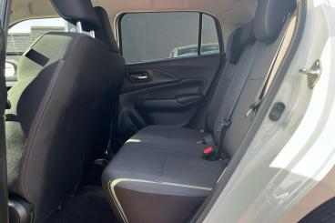 SPOTICAR Suzuki Swift 1.2 Mhev Motion Cvt Euro 6 (s/s) 5dr Used Car - City Car Hybrid White - Bromley - 1200623965_5