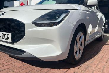 SPOTICAR Suzuki Swift 1.2 Mhev Motion Cvt Euro 6 (s/s) 5dr Used Car - City Car Hybrid White - Bromley - 1200633709_3