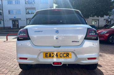 SPOTICAR Suzuki Swift 1.2 Mhev Motion Cvt Euro 6 (s/s) 5dr Used Car - City Car Hybrid White - Bromley - 1200633709_5