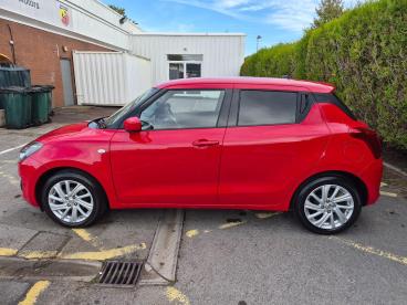 SPOTICAR Suzuki Swift 1.2 Dualjet Mhev Sz-t Cvt Euro 6 (s/s) 5dr Used Car - City Car Hybrid Red - Salisbury - 500636305_3