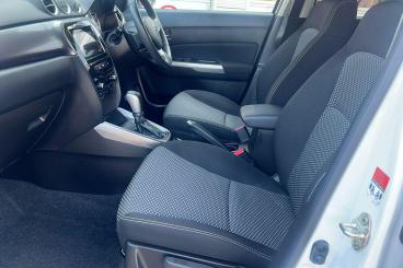 SPOTICAR Suzuki Vitara 1.4 Boosterjet Mhev Sz-t Auto Euro 6 (s/s) 5dr Used Car - Suv Hybrid White - Bromley - 1200531962_3