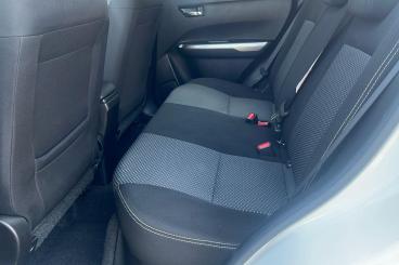 SPOTICAR Suzuki Vitara 1.4 Boosterjet Mhev Sz-t Auto Euro 6 (s/s) 5dr Used Car - Suv Hybrid White - Bromley - 1200531962_5