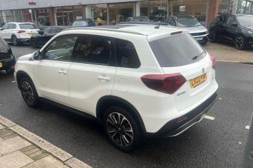 SPOTICAR Suzuki Vitara 1.5 Sz5 Ags Auto Euro 6 (s/s) 5dr Used Car - Suv Hybrid White - Bromley - 1200542761_2