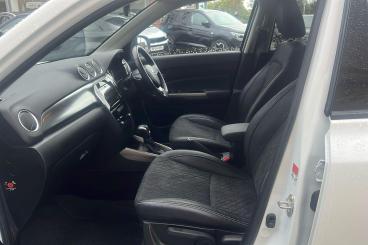 SPOTICAR Suzuki Vitara 1.5 Sz5 Ags Auto Euro 6 (s/s) 5dr Used Car - Suv Hybrid White - Bromley - 1200542761_3