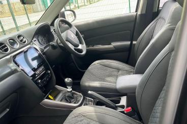 SPOTICAR Suzuki Vitara 1.4 Boosterjet Mhev Ultra Euro 6 (s/s) 5dr Used Car - Suv Hybrid Black - Welling - 1200550656_3