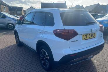 SPOTICAR Suzuki Vitara 1.4 Boosterjet Mhev Sz5 Euro 6 (s/s) 5dr Used Car - Suv Hybrid White - Bromley - 1200557236_2