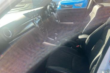 SPOTICAR Suzuki Vitara 1.4 Boosterjet Mhev Sz5 Euro 6 (s/s) 5dr Used Car - Suv Hybrid White - Bromley - 1200557236_3