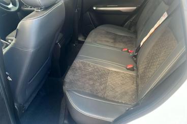 SPOTICAR Suzuki Vitara 1.4 Boosterjet Mhev Sz5 Allgrip Euro 6 (s/s) 5dr Used Car - Suv Hybrid White - Bromley - 1200559880_5