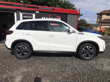 SPOTICAR Suzuki Vitara 1.5 Sz5 Ags Auto Allgrip Euro 6 (s/s) 5dr Used Car - Suv Hybrid White - Inverness - 1200560901_3
