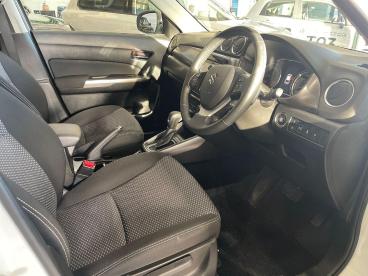 SPOTICAR Suzuki Vitara 1.5 Sz-t Ags Auto Euro 6 (s/s) 5dr Used Car - Suv Hybrid White - Bridgend - 1200571941_3