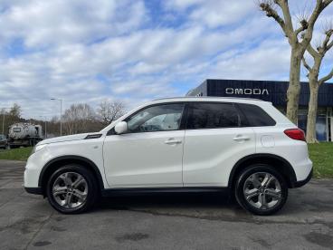 SPOTICAR Suzuki Vitara 1.6 Ddis Sz-t Euro 6 (s/s) 5dr Used Car - Suv Diesel White - Swansea - 1200583130_5