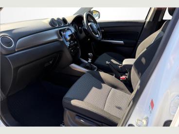 SPOTICAR Suzuki Vitara 1.4 Boosterjet Mhev Sz-t Euro 6 (s/s) 5dr Used Car - Suv Hybrid White - Eastbourne - 1200583319_2