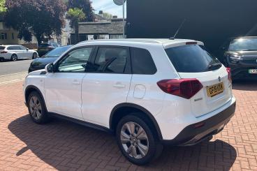SPOTICAR Suzuki Vitara 1.0 Boosterjet Sz-t Auto Euro 6 (s/s) 5dr Used Car - Suv Petrol White - Bromley - 1200586644_2