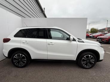 SPOTICAR Suzuki Vitara 1.4 Boosterjet Mhev Sz5 Euro 6 (s/s) 5dr Used Car - Suv Hybrid White - Trowbridge - 1200598490_3