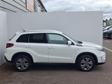 SPOTICAR Suzuki Vitara 1.4 Boosterjet Mhev Sz-t Euro 6 (s/s) 5dr Used Car - Suv Hybrid White - Trowbridge - 1200601313_5