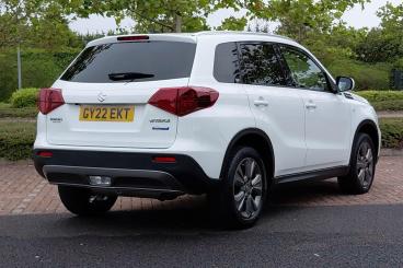 SPOTICAR Suzuki Vitara 1.4 Boosterjet Mhev Sz-t Euro 6 (s/s) 5dr Used Car - Suv Hybrid White - Littlehampton - 1200608272_3