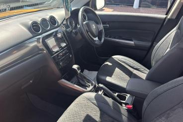 SPOTICAR Suzuki Vitara 1.5 Sz5 Ags Auto Euro 6 (s/s) 5dr Used Car - Suv Hybrid Yellow - Bromley - 1200614469_3
