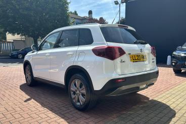 SPOTICAR Suzuki Vitara 1.4 Boosterjet Mhev Sz-t Euro 6 (s/s) 5dr Used Car - Suv Hybrid White - Bromley - 1200617268_2