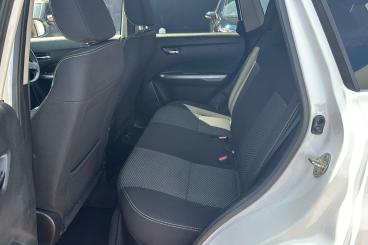 SPOTICAR Suzuki Vitara 1.4 Boosterjet Mhev Sz-t Euro 6 (s/s) 5dr Used Car - Suv Hybrid White - Bromley - 1200617268_5