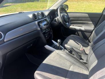 SPOTICAR Suzuki Vitara 1.6 Sz5 Euro 6 (s/s) 5dr Used Car - Suv Petrol White - Bridgend - 1200619558_2