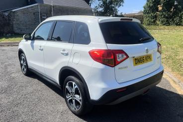 SPOTICAR Suzuki Vitara 1.6 Sz5 Euro 6 (s/s) 5dr Used Car - Suv Petrol White - Bridgend - 1200619558_3
