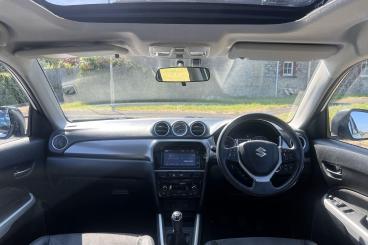 SPOTICAR Suzuki Vitara 1.6 Sz5 Euro 6 (s/s) 5dr Used Car - Suv Petrol White - Bridgend - 1200619558_4