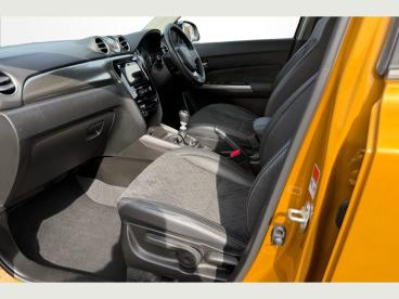 SPOTICAR Suzuki Vitara 1.4 Boosterjet Mhev Sz5 Euro 6 (s/s) 5dr Used Car - Suv Hybrid Multicolour - Eastbourne - 1200620461_2